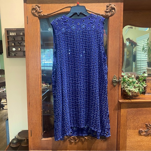 Johnny Was Embroidered Eyelet Button Up Tunic Top - Picture 3 of 7